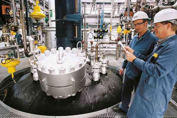 Therban production in the ultra-modern plant at LANXESS's Leverkusen site.