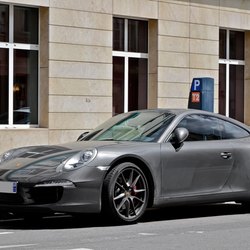 Una Porsche 911 Carrera 