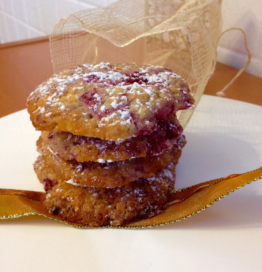Cookies al cioccolato bianco e lamponi 