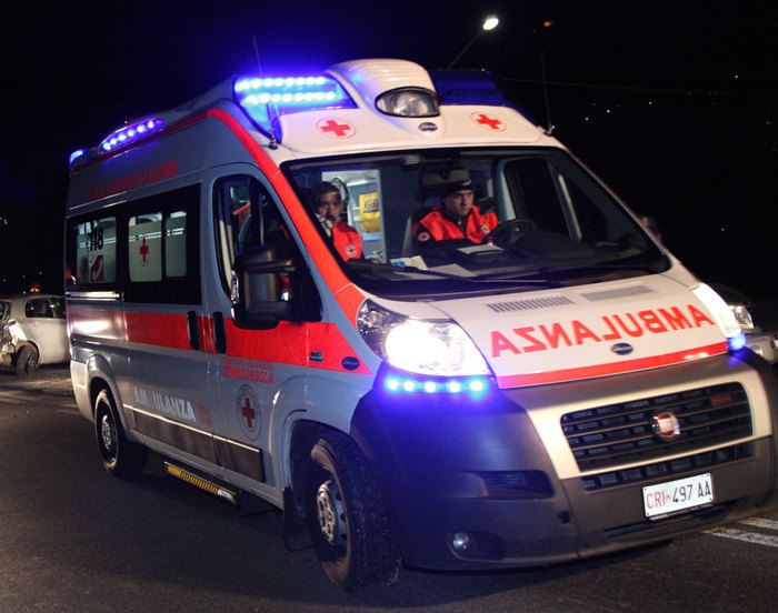 ambulanza.scale-to-max-width.825x.jpg (700×552)