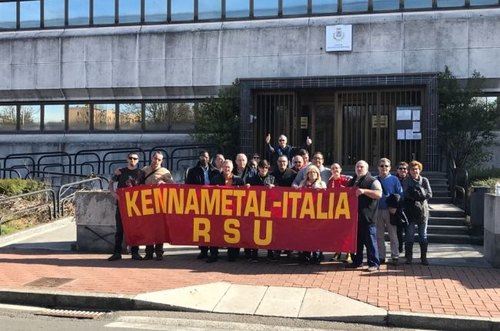 I lavoratori davanti al Municipio di San Giuliano 