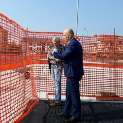 Il sindaco, Angelo Madonini, visita i cantieri della nuova area mercato 