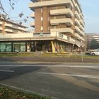 La filiale della Banca Popolare di Milano oggetto della spaccata con il gas