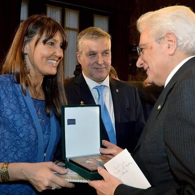 Lucia Bellaspiga con il Presidente della Repubblica Sergio Mattarella 