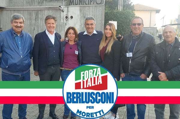 Il sidnaco neo eletto Augusto Moretti con i componenti della lista di Forza Italia