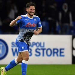 Dries Mertens esulta dopo un gol in Napoli-Lazio - Serie A 2021-22 