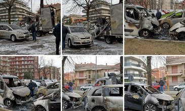 Le vetture incendiate a San Giuliano (Foto Canali) 