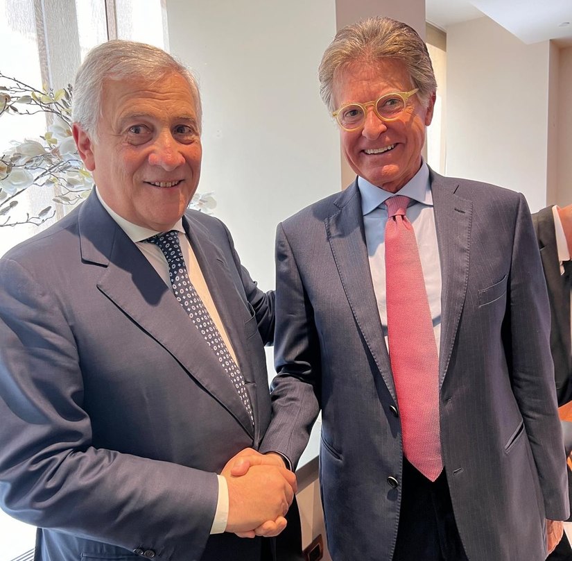 Il Vice presidente del Consiglio Antonio Tajani con Mario Orfei candidato Sindaco a Peschiera Borromeo