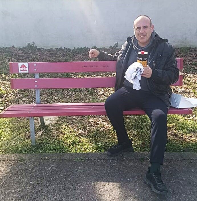 Rolando, donatore e volontario di Fidas ha ripristinato la Panchina del Donatore