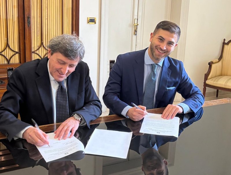 La firma della convenzione