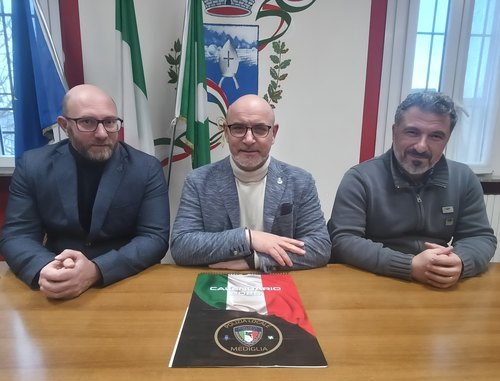 Al centro il Sindaco Giovanni Carmine Fabiano, a sinistra Allessandro Bonfanti e a destra Francesco Boerchi
