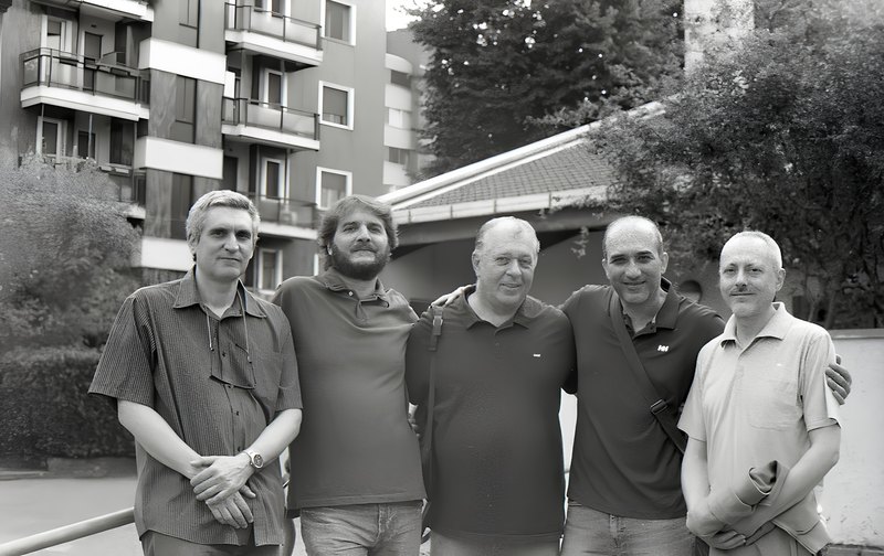 In una foto scatatta da Boris Susanj nel 2025 alcuni dei fondatori del progetto civico innovativo, da sinistra: