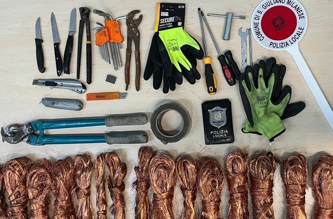 Rame e attrezzi vari sequestrati dalla Polizia Locale