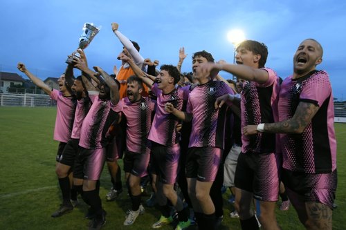 La squadra della Riozzese vince lo spareggio e vola in Prima Categoria