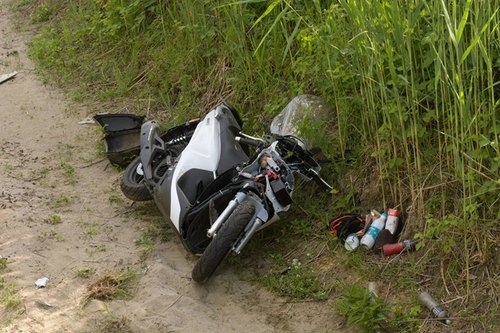 Lo scooter a bordo del quale viaggiavano le due giovani vittime