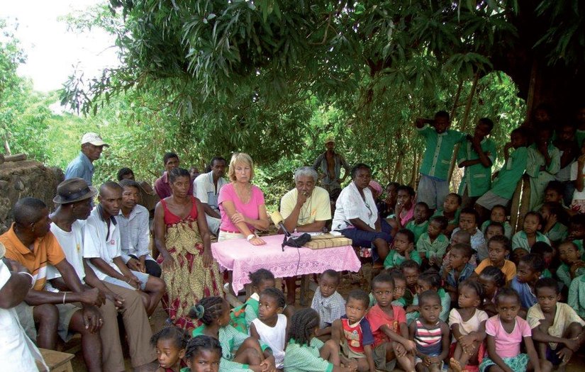 Mascia tra i bimbi del Madagascar