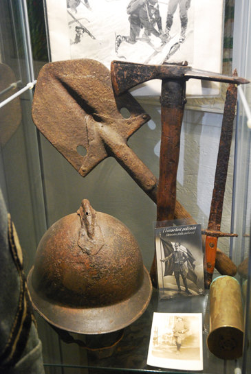 Alcuni cimeli della Grande Guerra esposti nella Mostra di Tricase.