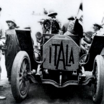 L'Itala: partecipò nel 1907 al Raid automobilistico Pechino-Parigi e lo vinse dopo due mesi di viaggio e 16.000 chilometri percorsi.