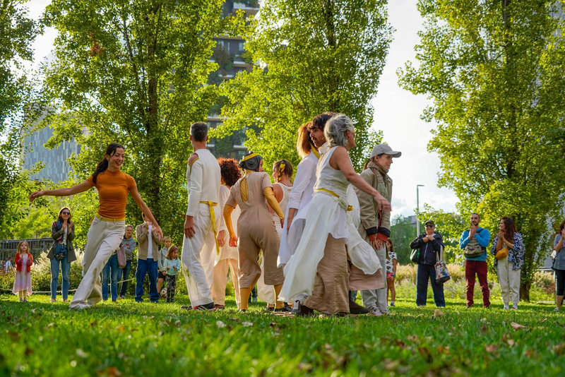 Il pubblico nel parco di Bam - Biblioteca degli Alberi Milano