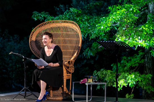 Debora Zuin in Bonjour Tristesse