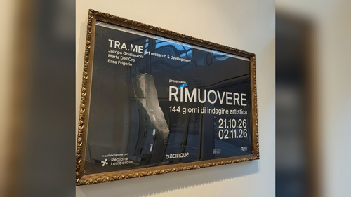 Il pannello della mostra «Rimuovere» allo Spazio IsolaSET