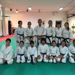 La squadra agonistica della ASD Shorin Karate-Do con il Maestro Vittorio Cappellini 