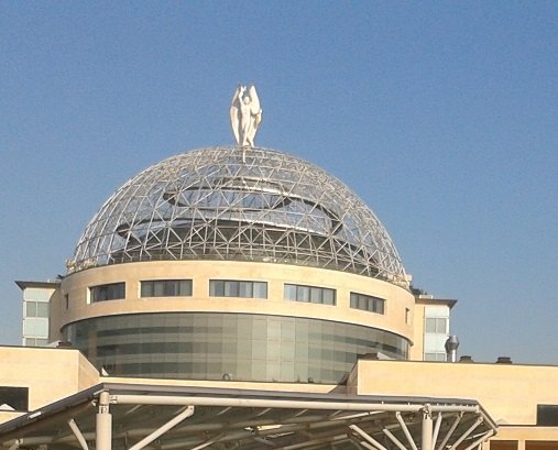 La cupola con l'Angelo del San Raffaele 