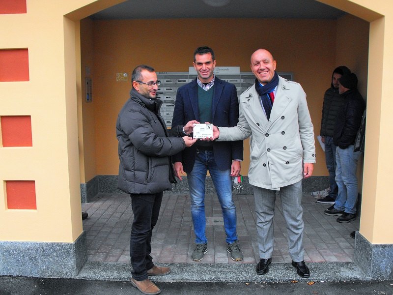 Nell'ordine, da destra, il Sindaco Paolo Bianchi, il Committente Daniele Pizzamiglio e l'architetto Romolo Pugliese 