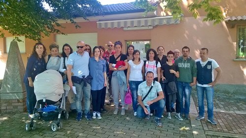 Il Comitato Genitori davanti all'asilo di San Martino Olearo 