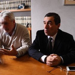 Rodolfo Corazzo (a sx) insieme al suo avvocato 