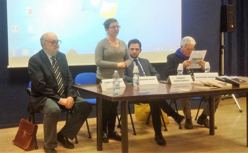 Un momento della conferenza 