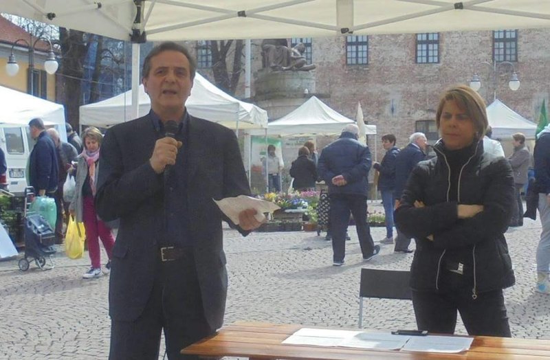 Pietro Mezzi con la candidata a sindaco Lucia Rossi 
