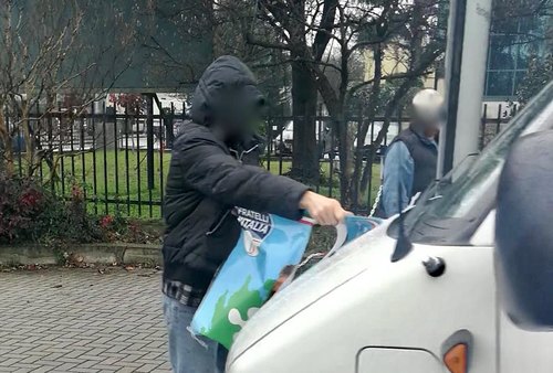 Vandali in azione contro il camper elettorale di Franco Lucente 