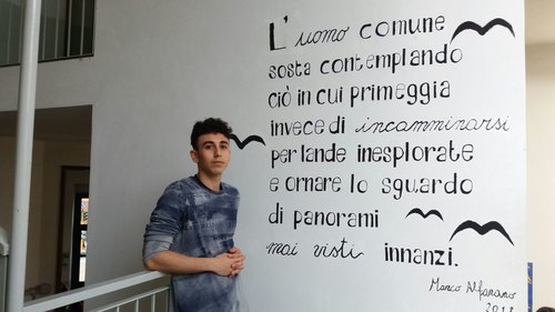 Marco Alfarano e la poesia dul muro della scuola 
