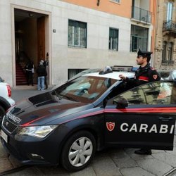 I carabinieri in via Gaffurio, dove è stata aggredita una studentessa di 21 anni 