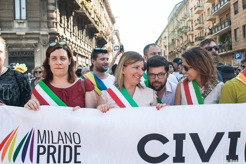 Sindaci e assessori al Milano Pride 