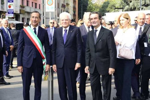 Da sx: Beppe Sala (sindaco di Milano), Sergio Mattarella e Attilio Fontana (presidente Regione Lombardia) 