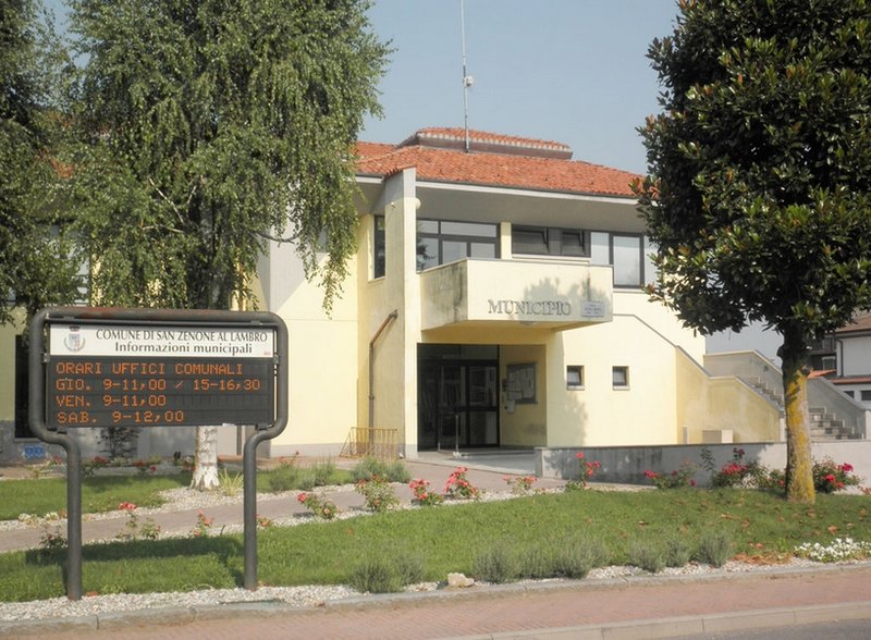 Il municipio di San Zenone al Lambro 