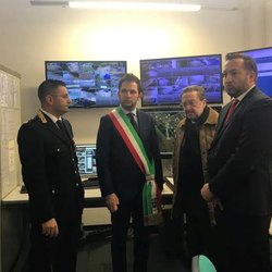 l'assessore De Corato in visita al Comando della polizia locale sangiulianese 