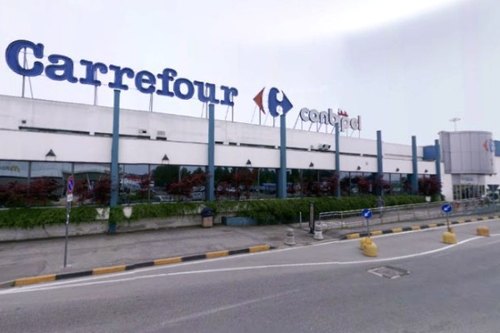 Il centro commerciale Carrefour di San Giuliano 