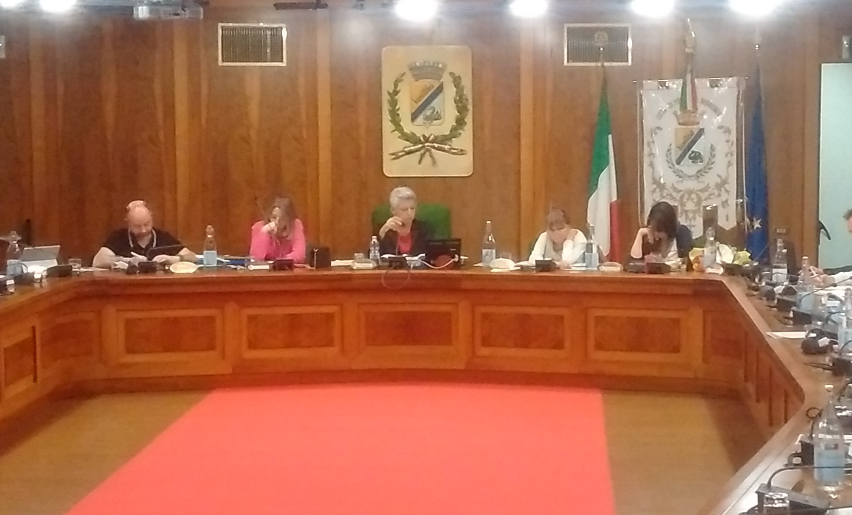 Peschiera Borromeo, l'unico paese del mondo dove in Consiglio comunale si leggono gli emendamenti prima delle proposte di delibera - 7giorni