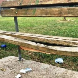 Vandalismi nei parchi a Mediglia 