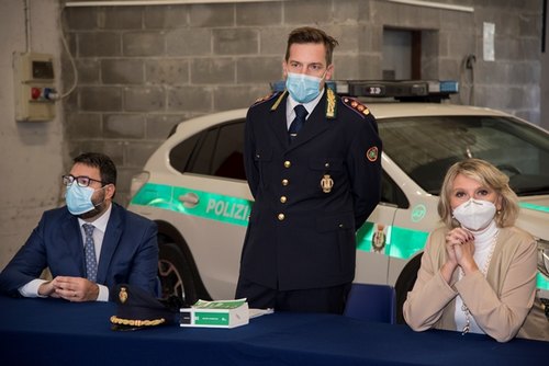 Da sx: Saimon Gaiotto (assessore Polizia Locale), il Comandante Mimmo Paolini e il sindaco Ivonne Cosciotti 