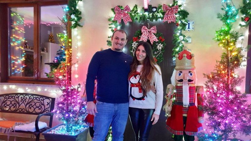 Jennifer e Alberto, ideatori della Christmas Magic House 