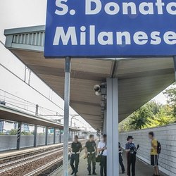 Controlli di polizia alla stazione di San Donato 