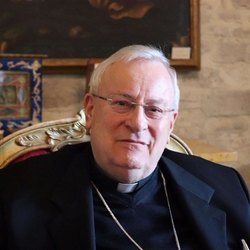 Il cardinal Gualtiero Bassetti, presidente della Cei 