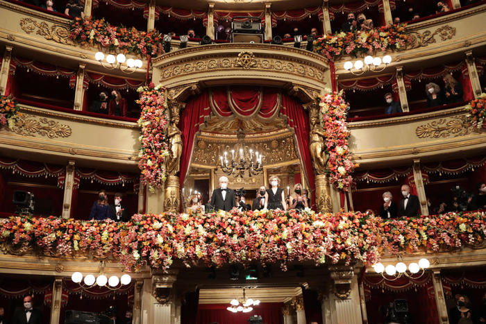 Il Presidente Mattarella acclamato alla prima della Scala 