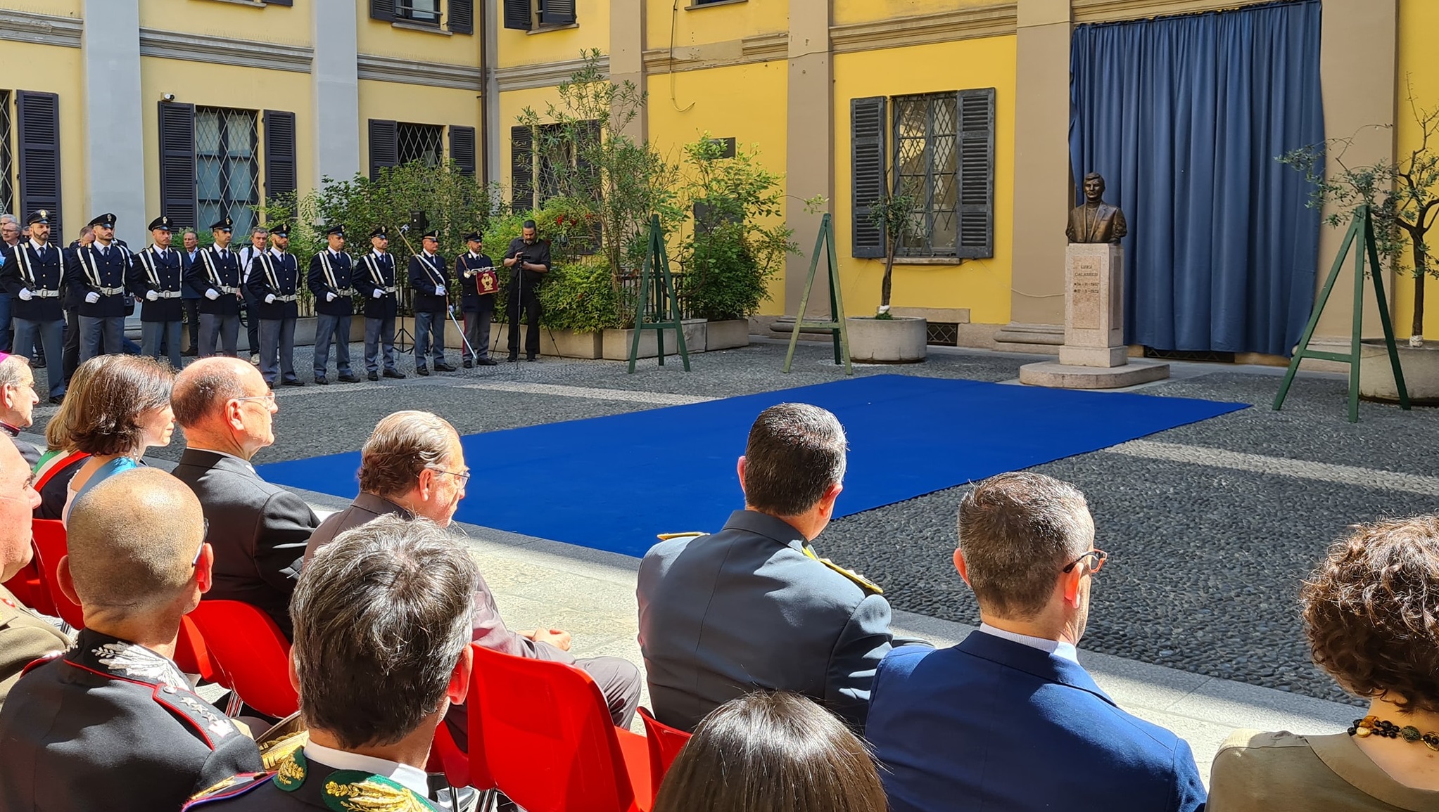 Terrorismo, De Corato: «Calunnie portarono alla morte di Calabresi, ora togliere targa degli anarchici in piazza Fontana». Podcast. Terrorismo, De Corato: «Calunnie portarono alla morte di Calabresi, ora togliere targa degli anarchici in piazza Fontana». Podcast.