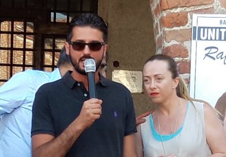 Fabio Raimondo e Giorgia Meloni durante una campagna elettorale a Melegnano 
