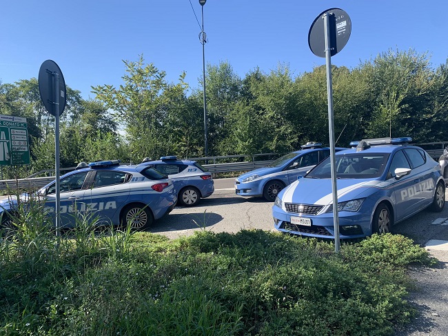 Spaccio e degrado alla stazione di San Donato blitz in forze della